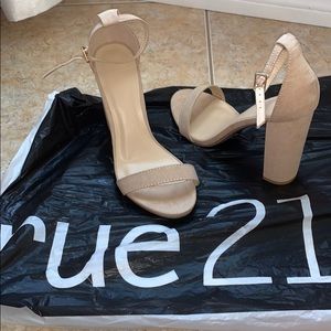 1 Strap Classic Heel